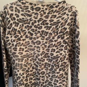 Animal print sweater M